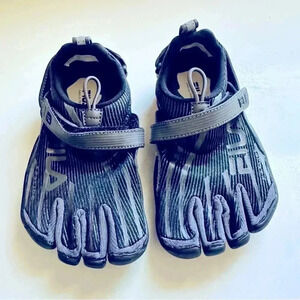 NWOT Fila Skele-Toes Slide Shoes
